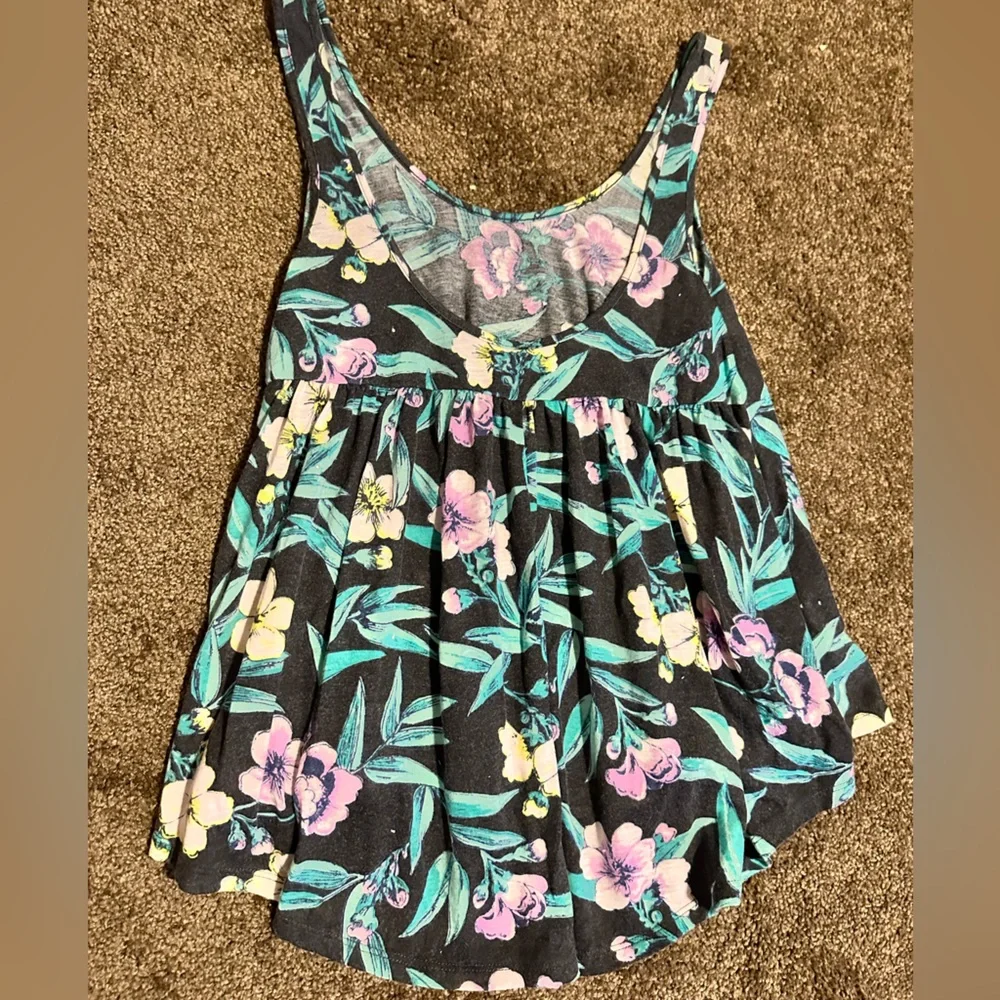 American Eagle floral flowy top - Picture 2 of 5